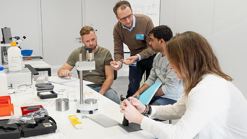 Qualitätssicherungsexperte Kunststoff Abschluss