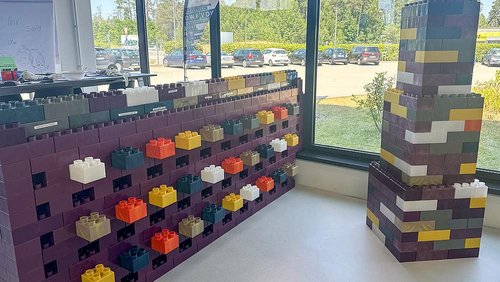 Baustein-Ecke im neu eröffneten Technikum von Wittmann in Nürnberg