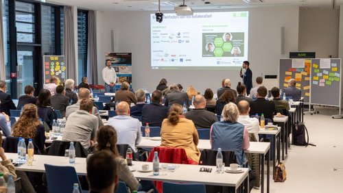 Erstes Netzwerktreffen des Kompetenzzentrums KARE in Würzburg