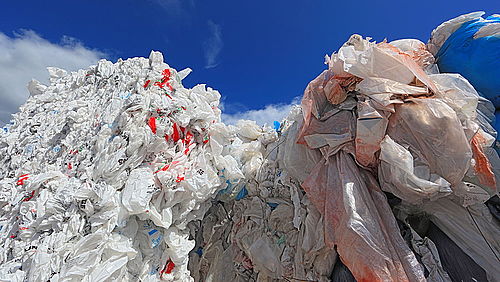 Polyethylen-Folien in Kunststoffabfällen als PE-Rezyklate